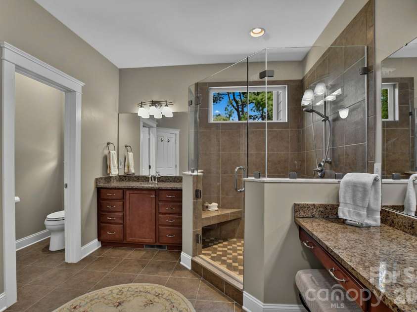 323 Fennel Dun Circle, Biltmore Lake, NC 28715.  MLS# CAR4421442, YatesRealty ID 49958. 