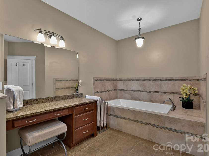 323 Fennel Dun Circle, Biltmore Lake, NC 28715.  MLS# CAR4421442, YatesRealty ID 49958. 