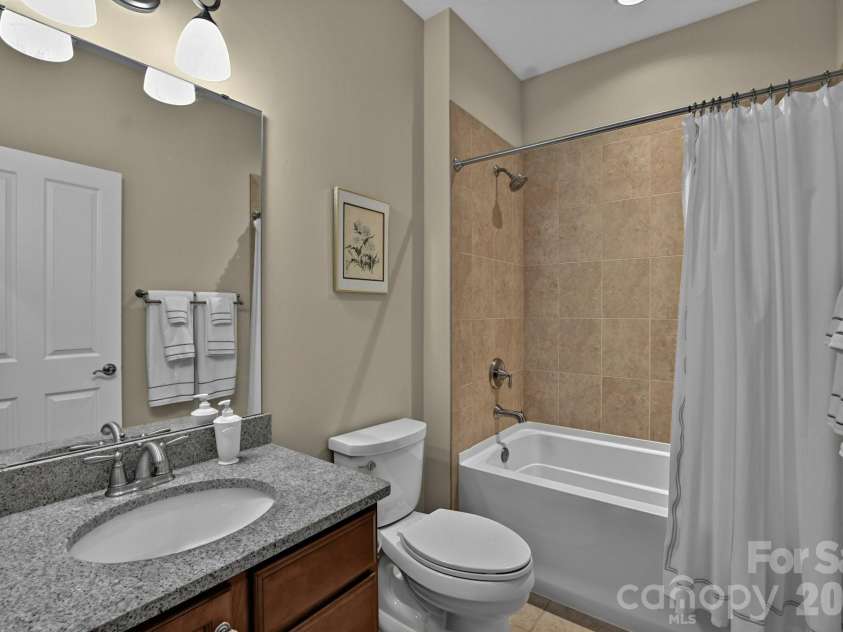 323 Fennel Dun Circle, Biltmore Lake, NC 28715.  MLS# CAR4421442, YatesRealty ID 49958. 