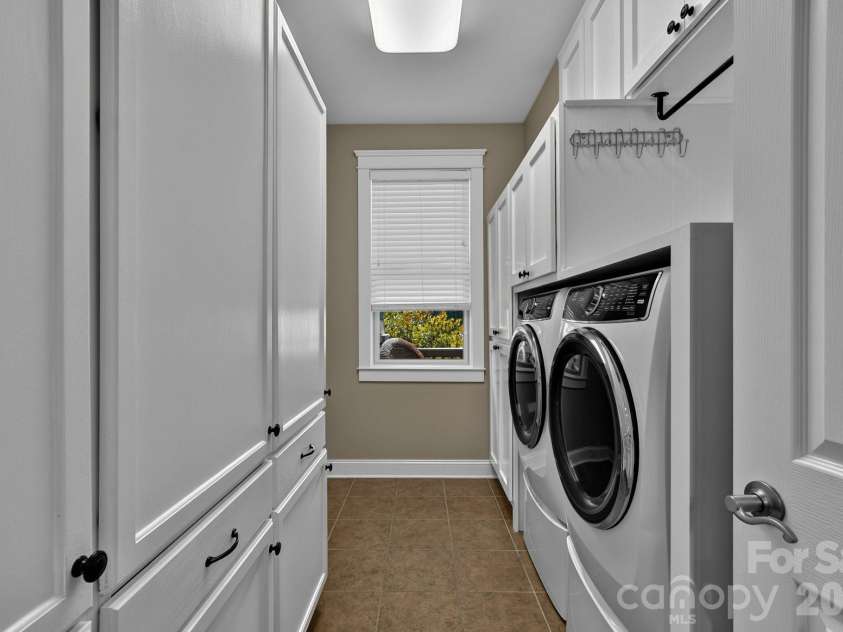 323 Fennel Dun Circle, Biltmore Lake, NC 28715.  MLS# CAR4421442, YatesRealty ID 49958. 
