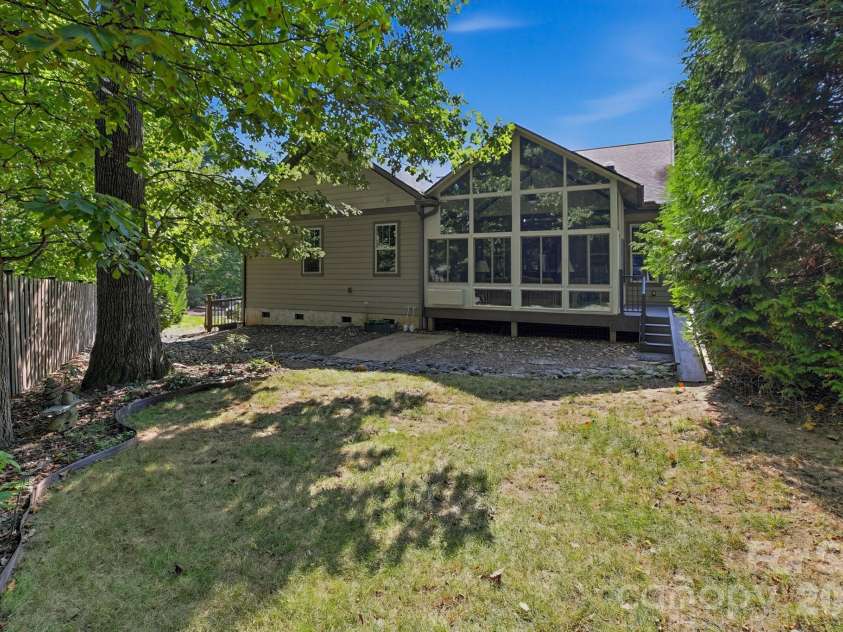 323 Fennel Dun Circle, Biltmore Lake, NC 28715.  MLS# CAR4421442, YatesRealty ID 49958. 