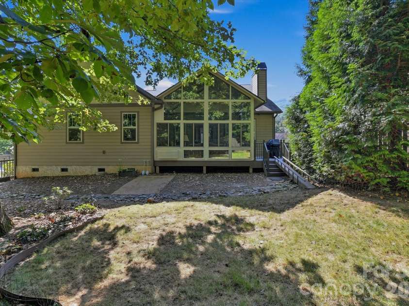 323 Fennel Dun Circle, Biltmore Lake, NC 28715.  MLS# CAR4421442, YatesRealty ID 49958. 