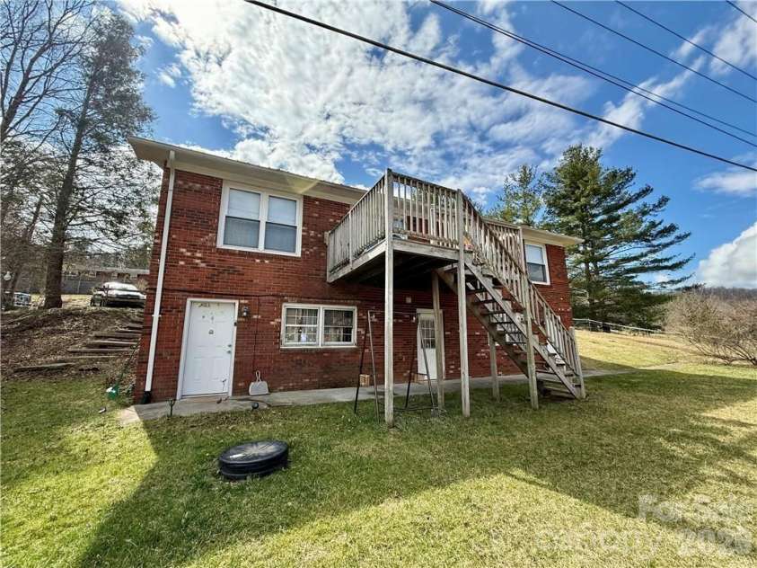 210 Howards Creek Road, Boone, NC 28607.  MLS# CAR4359911, YatesRealty ID 4996. 