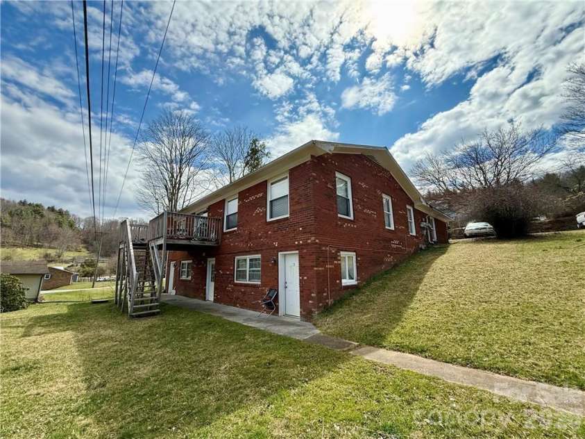 210 Howards Creek Road, Boone, NC 28607.  MLS# CAR4359911, YatesRealty ID 4996. 