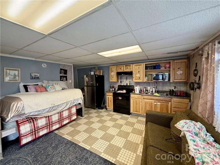 210 Howards Creek Road, Boone, NC 28607.  MLS# CAR4359911, YatesRealty ID 4996. 