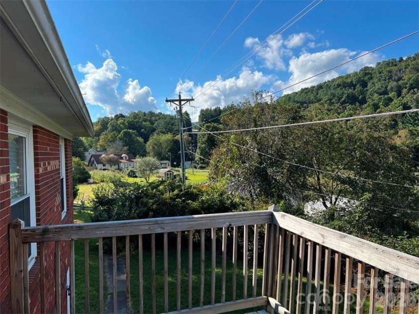 210 Howards Creek Road, Boone, NC 28607.  MLS# CAR4359911, YatesRealty ID 4996. 
