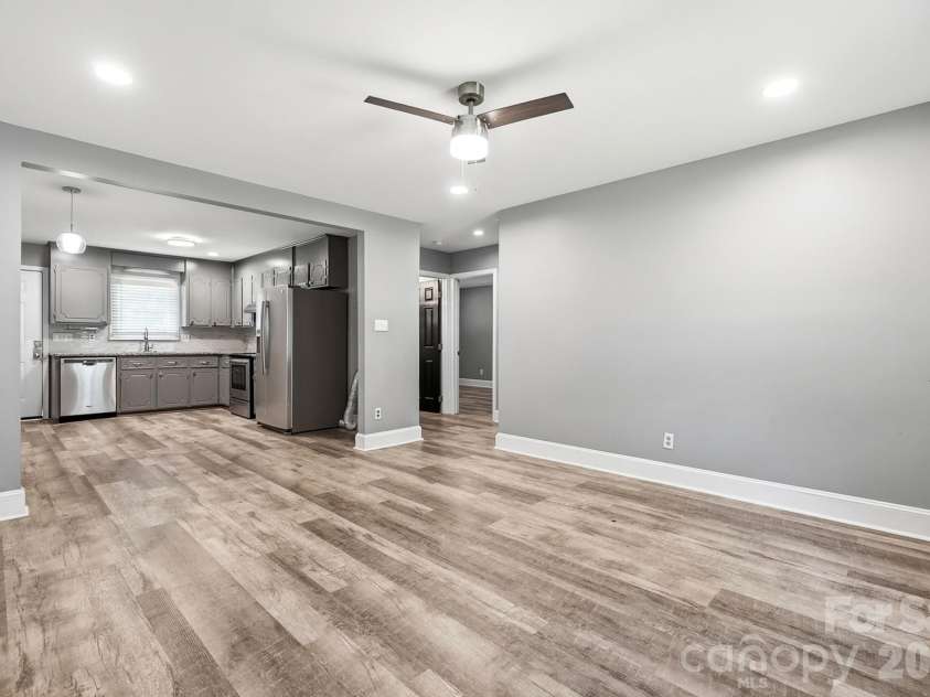 8051 Way Road, Charlotte, NC 28215.  MLS# CAR4420821, YatesRealty ID 49960. 