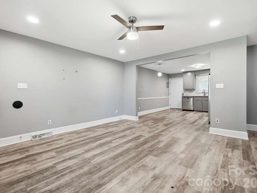 8051 Way Road, Charlotte, NC 28215.  MLS# CAR4420821, YatesRealty ID 49960. 