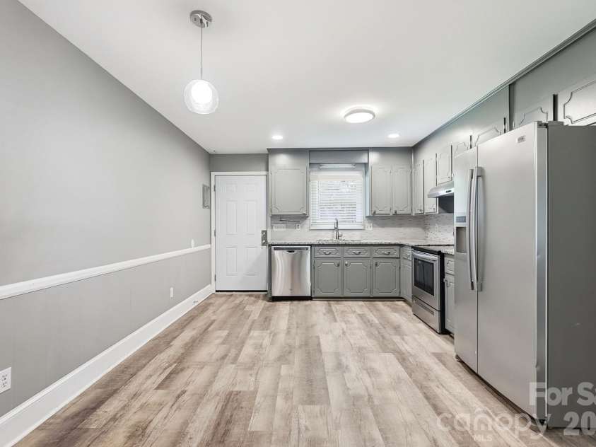 8051 Way Road, Charlotte, NC 28215.  MLS# CAR4420821, YatesRealty ID 49960. 