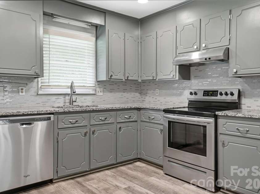 8051 Way Road, Charlotte, NC 28215.  MLS# CAR4420821, YatesRealty ID 49960. 