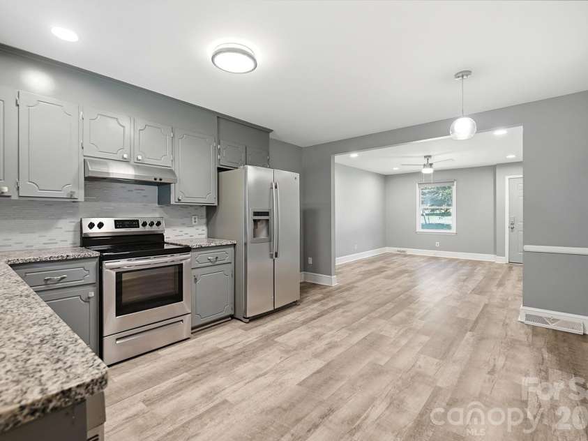 8051 Way Road, Charlotte, NC 28215.  MLS# CAR4420821, YatesRealty ID 49960. 