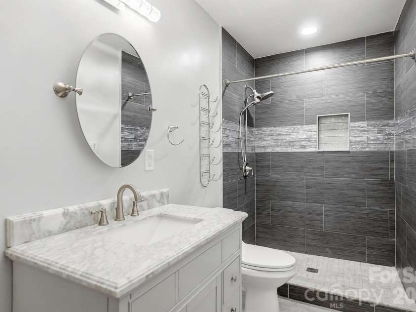 8051 Way Road, Charlotte, NC 28215.  MLS# CAR4420821, YatesRealty ID 49960. 