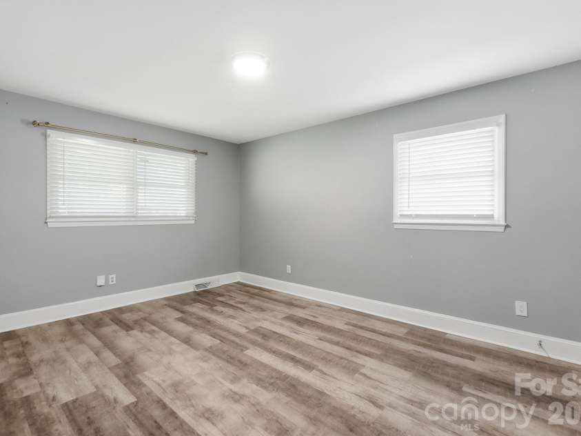 8051 Way Road, Charlotte, NC 28215.  MLS# CAR4420821, YatesRealty ID 49960. 