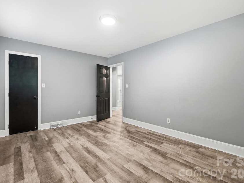 8051 Way Road, Charlotte, NC 28215.  MLS# CAR4420821, YatesRealty ID 49960. 