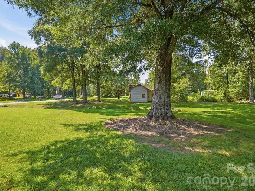 8051 Way Road, Charlotte, NC 28215.  MLS# CAR4420821, YatesRealty ID 49960. 