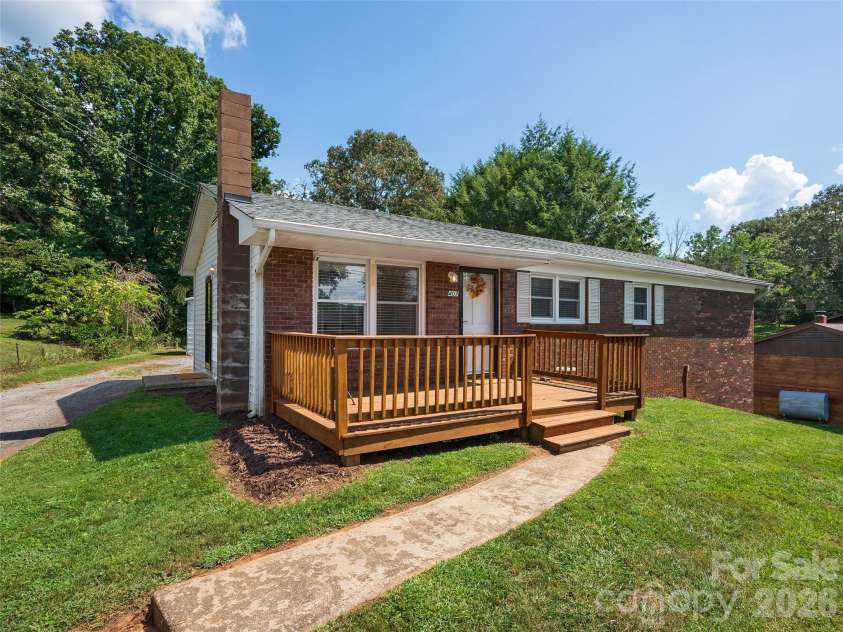 403 Lower Grassy Branch Road, Asheville, NC 28805.  MLS# CAR4423378, YatesRealty ID 49962. 