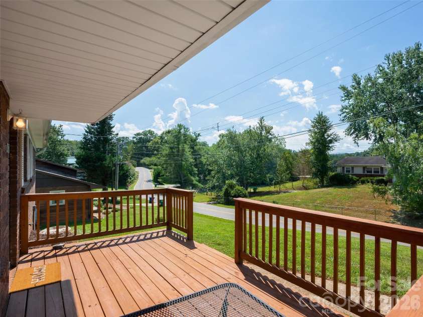 403 Lower Grassy Branch Road, Asheville, NC 28805.  MLS# CAR4423378, YatesRealty ID 49962. 