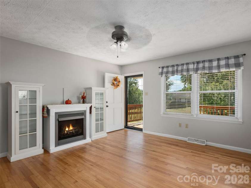 403 Lower Grassy Branch Road, Asheville, NC 28805.  MLS# CAR4423378, YatesRealty ID 49962. 