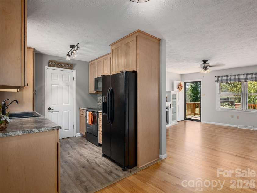 403 Lower Grassy Branch Road, Asheville, NC 28805.  MLS# CAR4423378, YatesRealty ID 49962. 