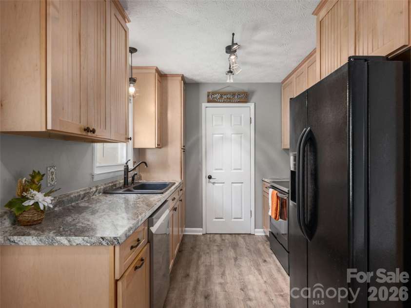 403 Lower Grassy Branch Road, Asheville, NC 28805.  MLS# CAR4423378, YatesRealty ID 49962. 