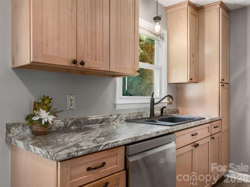 403 Lower Grassy Branch Road, Asheville, NC 28805.  MLS# CAR4423378, YatesRealty ID 49962. 