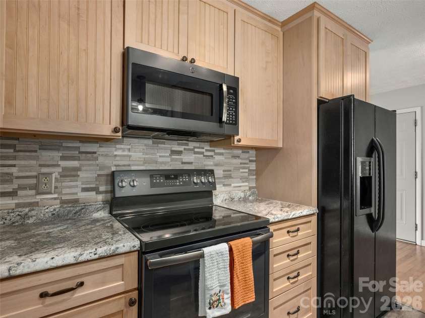 403 Lower Grassy Branch Road, Asheville, NC 28805.  MLS# CAR4423378, YatesRealty ID 49962. 