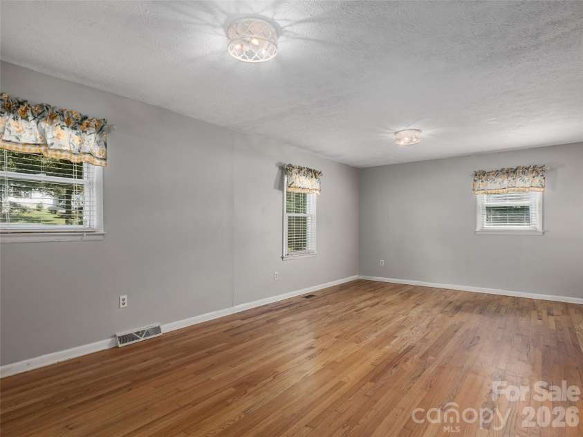 403 Lower Grassy Branch Road, Asheville, NC 28805.  MLS# CAR4423378, YatesRealty ID 49962. 