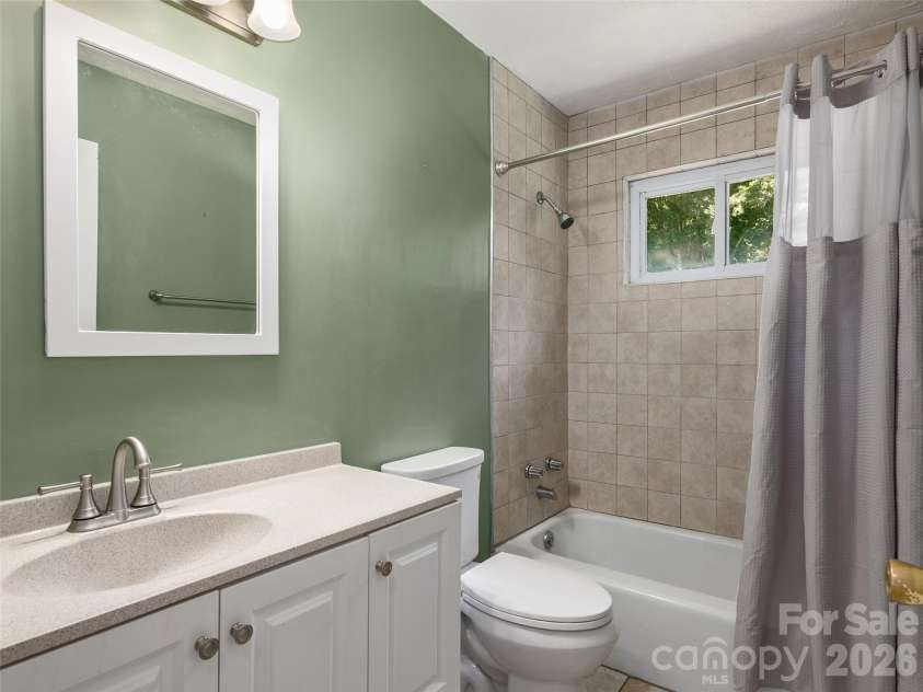 403 Lower Grassy Branch Road, Asheville, NC 28805.  MLS# CAR4423378, YatesRealty ID 49962. 