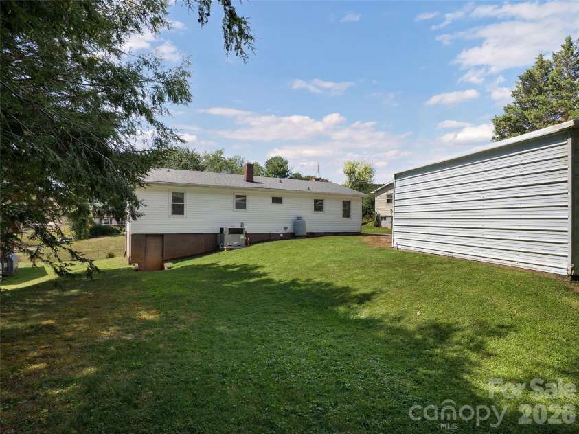 403 Lower Grassy Branch Road, Asheville, NC 28805.  MLS# CAR4423378, YatesRealty ID 49962. 