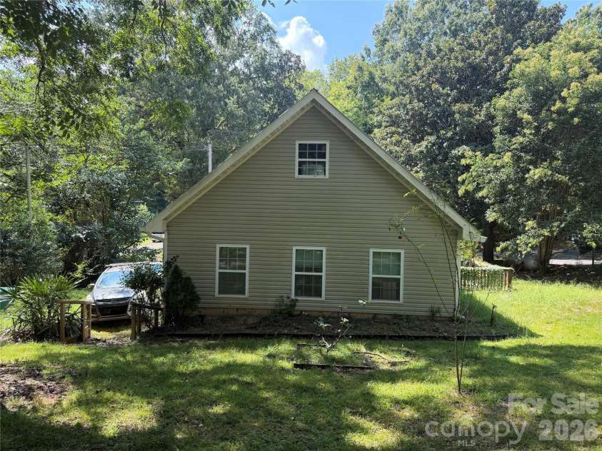 1230 Columbus Street, Albemarle, NC 28001.  MLS# CAR4422992, YatesRealty ID 49964. 