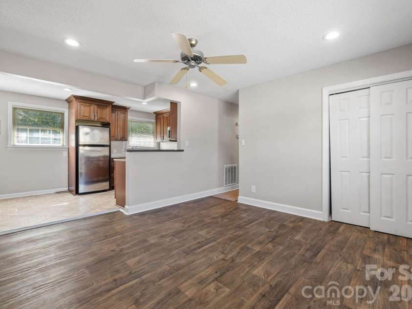 2026 Choyce Circle, Charlotte, NC 28217.  MLS# CAR4423226, YatesRealty ID 49968. 