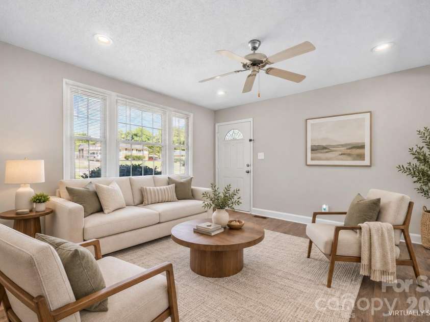 2026 Choyce Circle, Charlotte, NC 28217.  MLS# CAR4423226, YatesRealty ID 49968. 