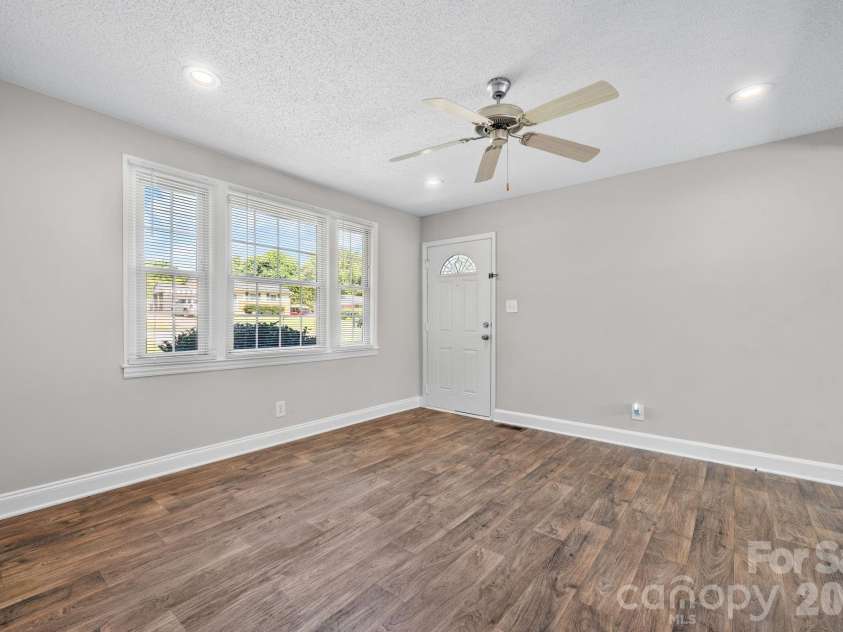 2026 Choyce Circle, Charlotte, NC 28217.  MLS# CAR4423226, YatesRealty ID 49968. 