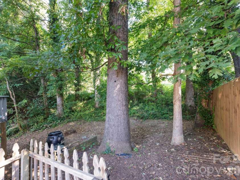 47 Wilmington Street, Asheville, NC 28806.  MLS# CAR4421407, YatesRealty ID 49969. 