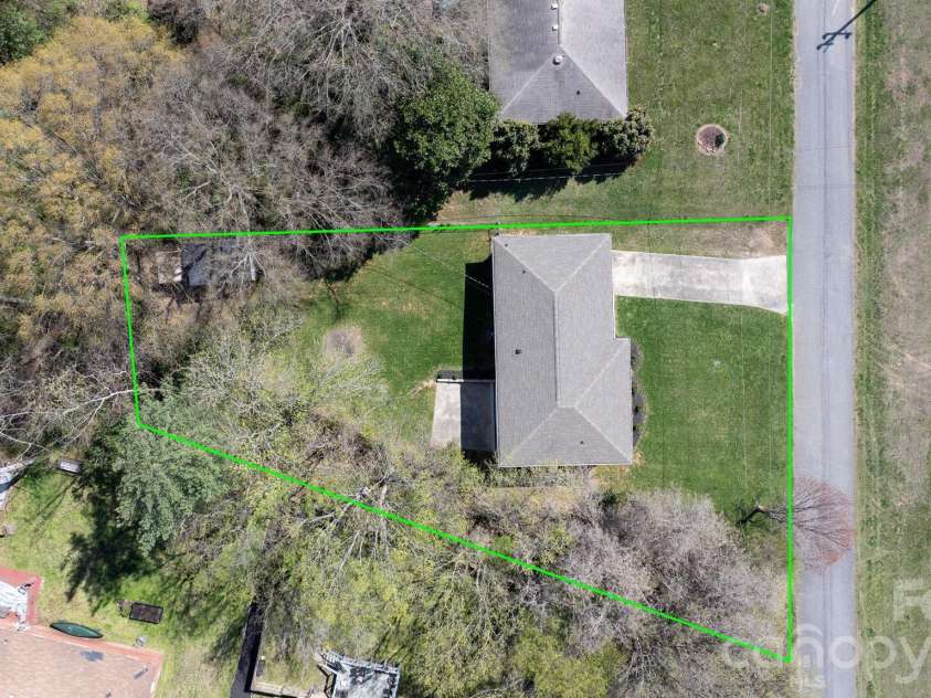 307 Park Drive, Stanley, NC 28164.  MLS# CAR4359608, YatesRealty ID 4997. 2 minutes from shopping, dining and amenities
