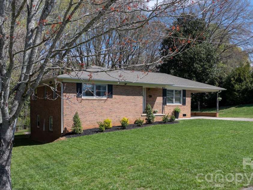 307 Park Drive, Stanley, NC 28164.  MLS# CAR4359608, YatesRealty ID 4997. 