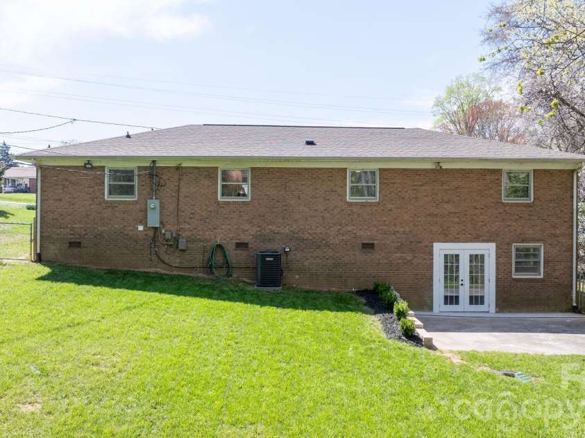307 Park Drive, Stanley, NC 28164.  MLS# CAR4359608, YatesRealty ID 4997. 
