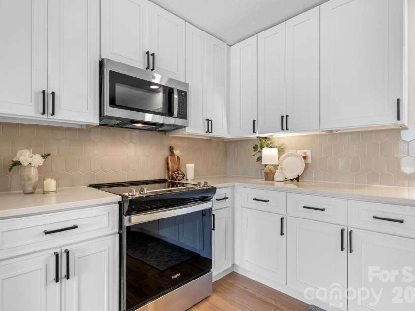 307 Park Drive, Stanley, NC 28164.  MLS# CAR4359608, YatesRealty ID 4997. All new stainless appliances