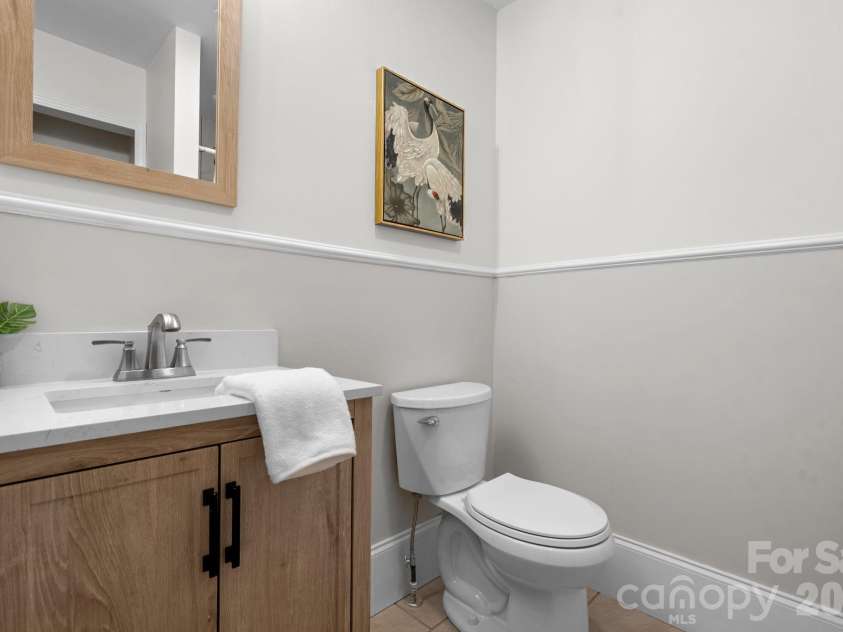 307 Park Drive, Stanley, NC 28164.  MLS# CAR4359608, YatesRealty ID 4997. Full Bathroom 2