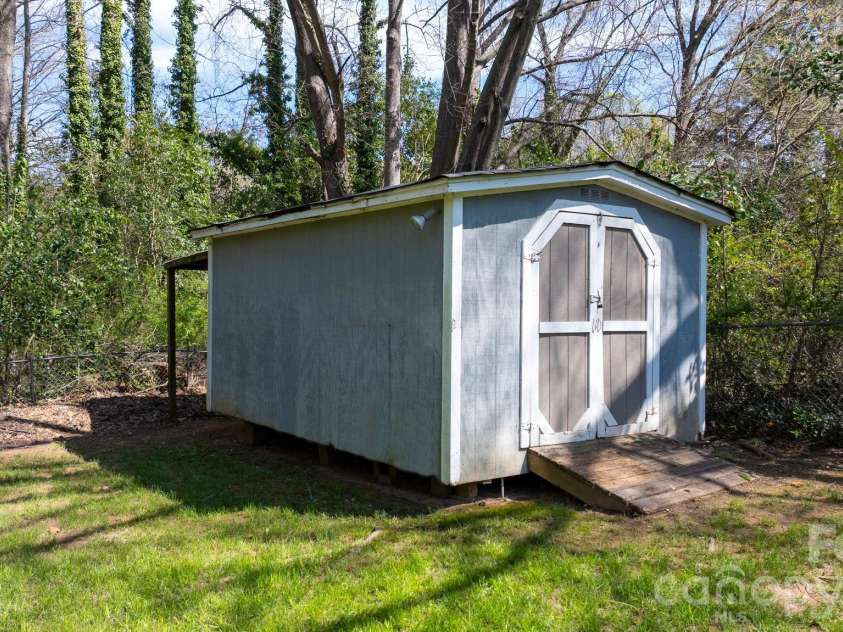 307 Park Drive, Stanley, NC 28164.  MLS# CAR4359608, YatesRealty ID 4997. Shed with new roof