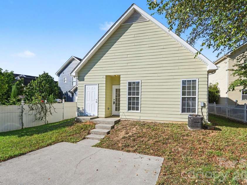 13640 Swinton Road, Huntersville, NC 28078.  MLS# CAR4423157, YatesRealty ID 49972. 