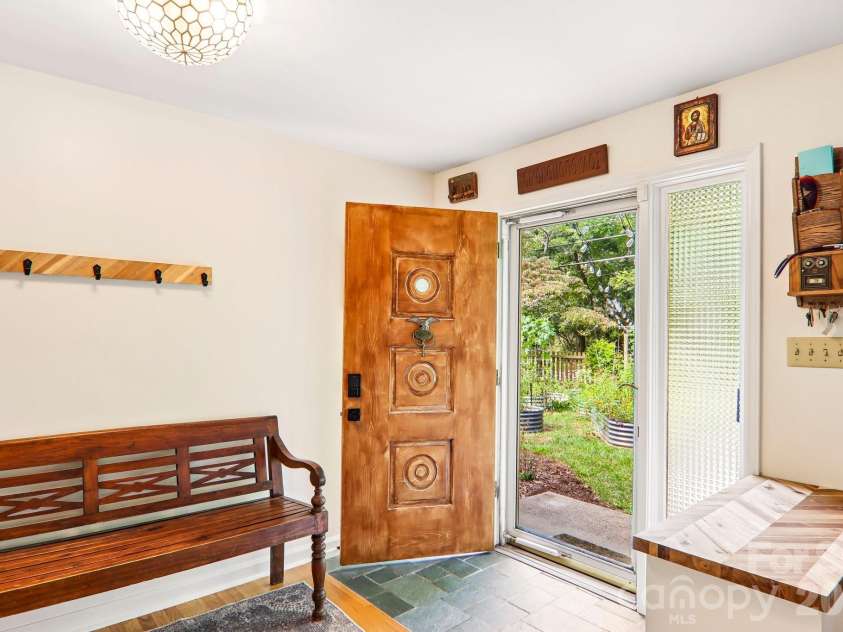 333 Kenilworth Road, Asheville, NC 28805.  MLS# CAR4422949, YatesRealty ID 49975. 
