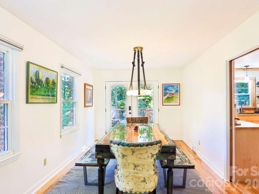 333 Kenilworth Road, Asheville, NC 28805.  MLS# CAR4422949, YatesRealty ID 49975. 