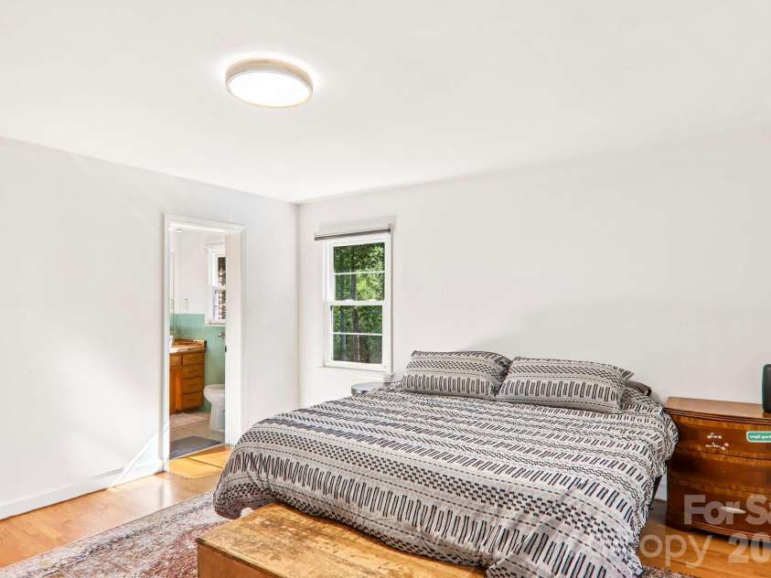 333 Kenilworth Road, Asheville, NC 28805.  MLS# CAR4422949, YatesRealty ID 49975. 