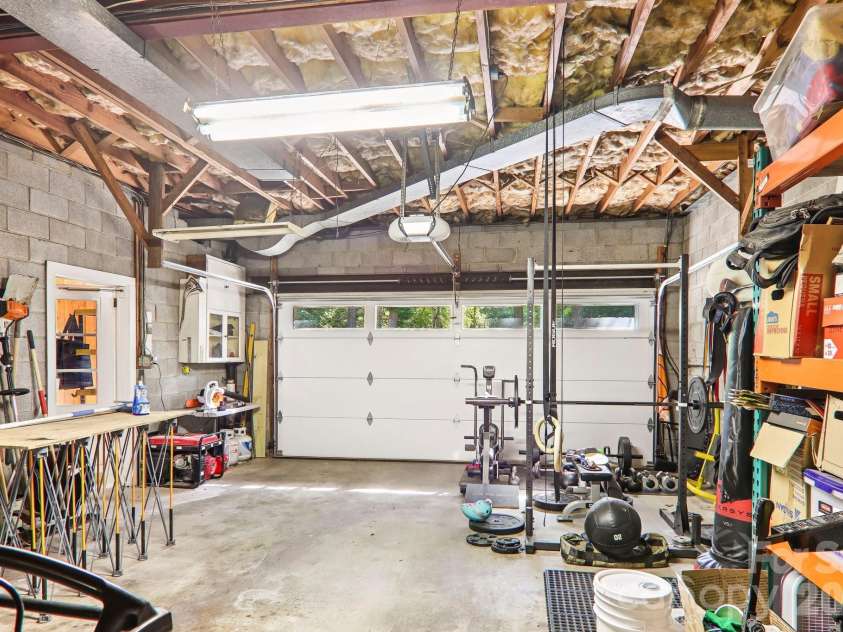 333 Kenilworth Road, Asheville, NC 28805.  MLS# CAR4422949, YatesRealty ID 49975. 