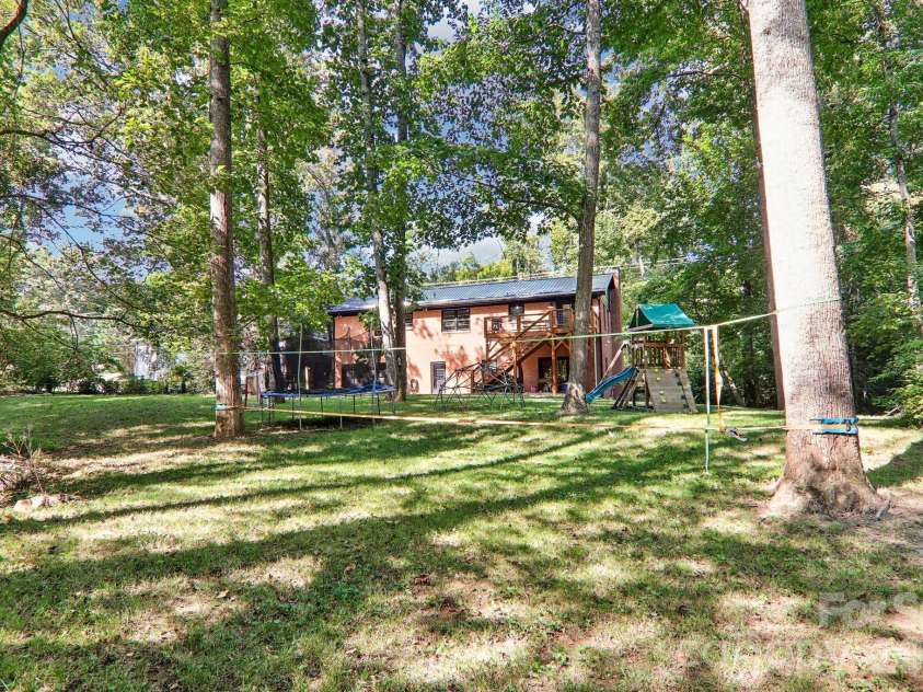 333 Kenilworth Road, Asheville, NC 28805.  MLS# CAR4422949, YatesRealty ID 49975. 