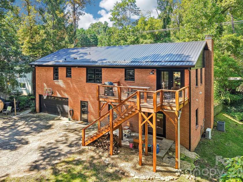 333 Kenilworth Road, Asheville, NC 28805.  MLS# CAR4422949, YatesRealty ID 49975. 