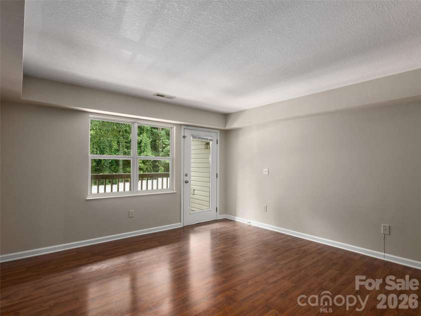 507 Carlyle Way, Asheville, NC 28803.  MLS# CAR4423456, YatesRealty ID 49976. 