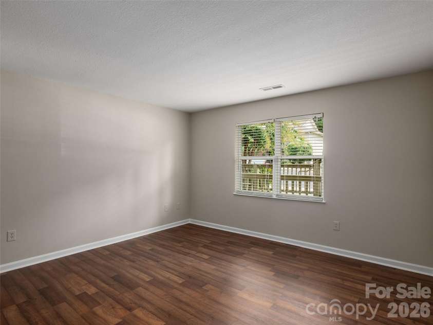 507 Carlyle Way, Asheville, NC 28803.  MLS# CAR4423456, YatesRealty ID 49976. 