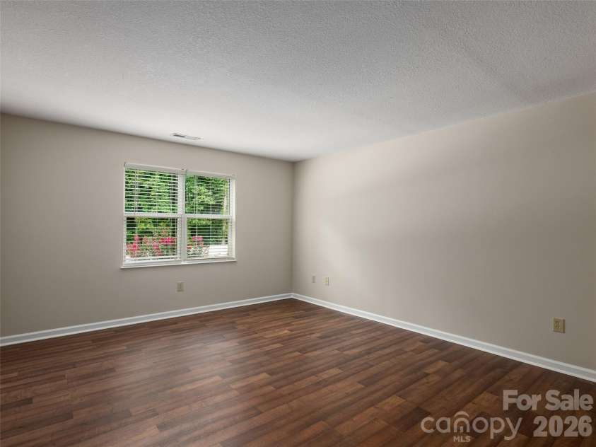 507 Carlyle Way, Asheville, NC 28803.  MLS# CAR4423456, YatesRealty ID 49976. 